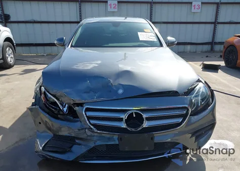 2017 Mercedes-Benz E 300 z USA, uszkodzony, nr VIN WDDZF4JB6HA156892
